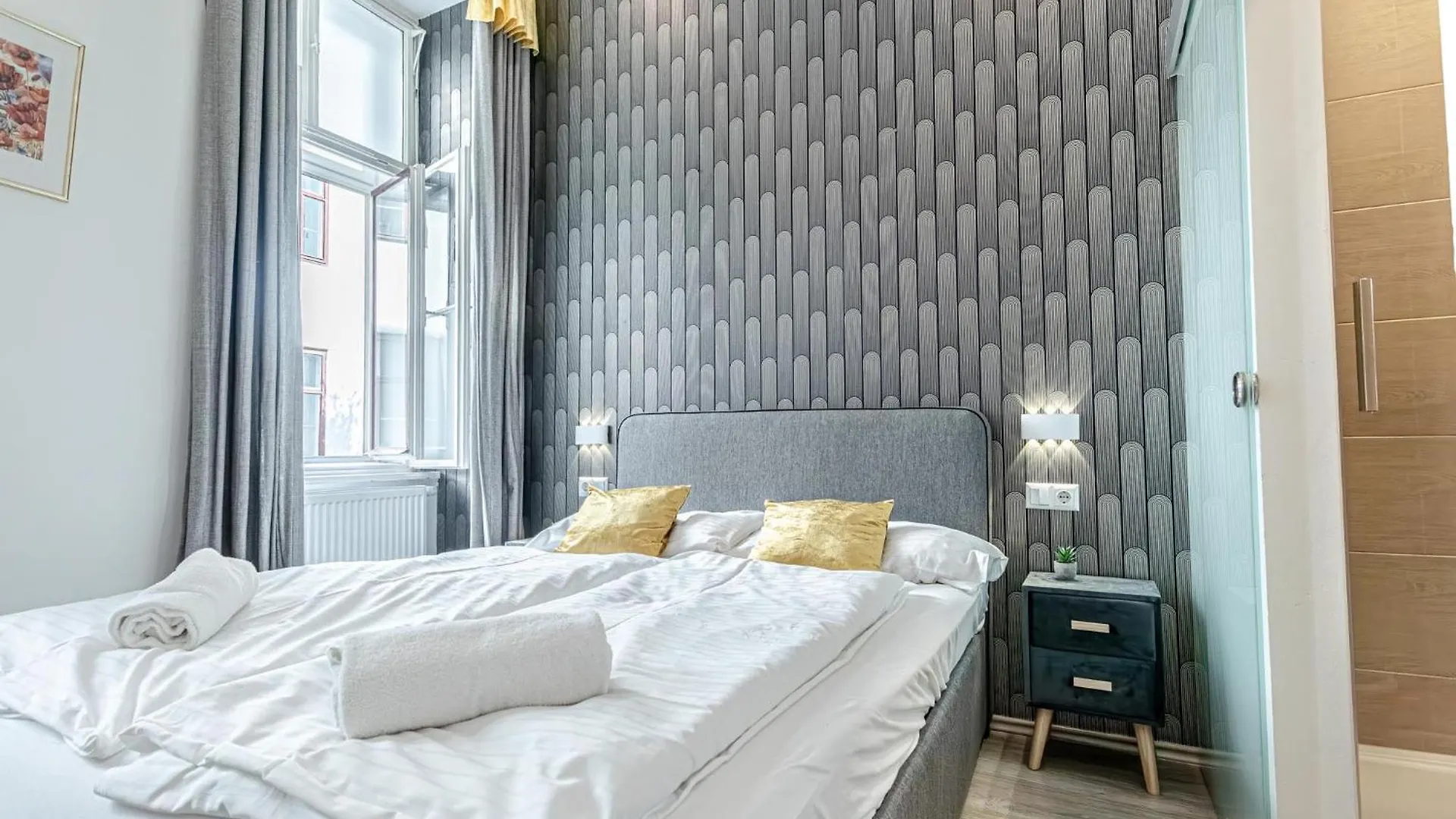 Apartment Shopping Paradise 9Br Complex Ideal For 22 People Vienna
