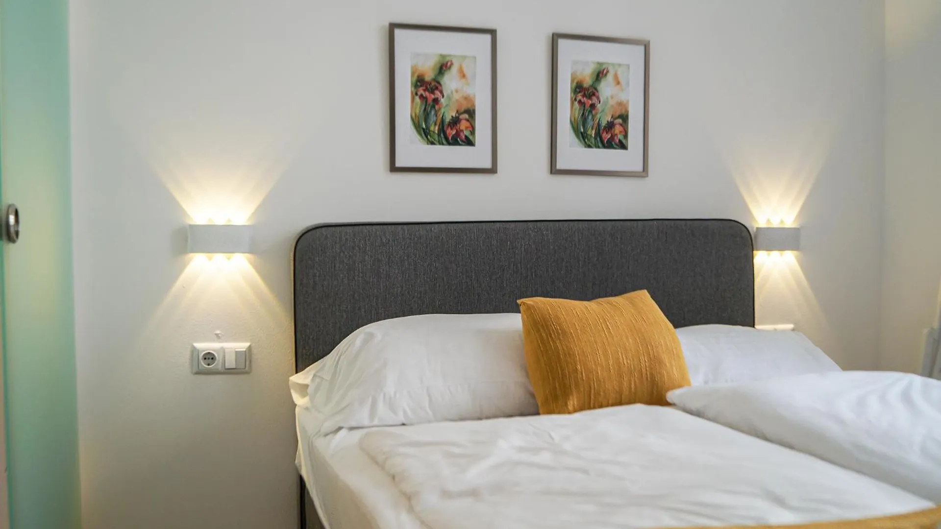 Shopping Paradise 9Br Complex Ideal For 22 People Vienna 0*,