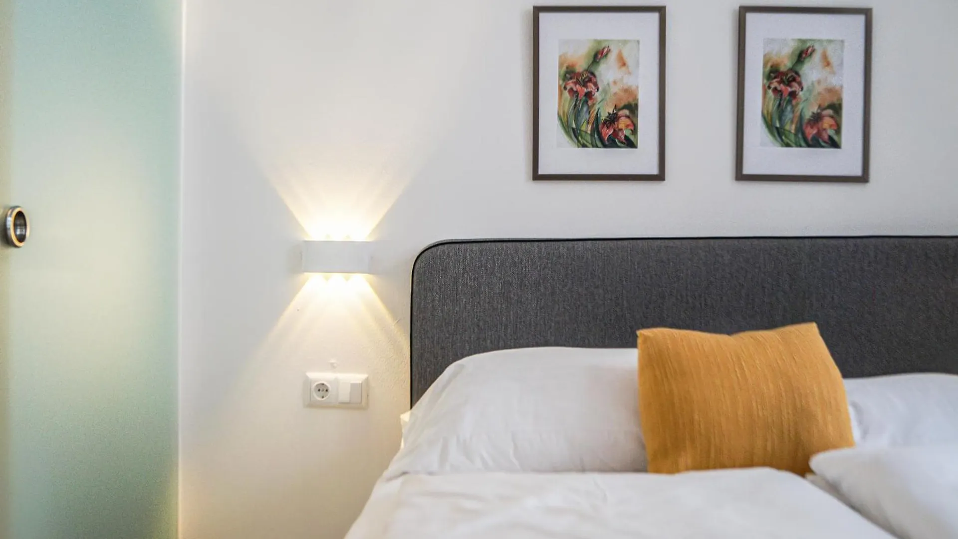 Shopping Paradise 9Br Complex Ideal For 22 People Vienna Apartment