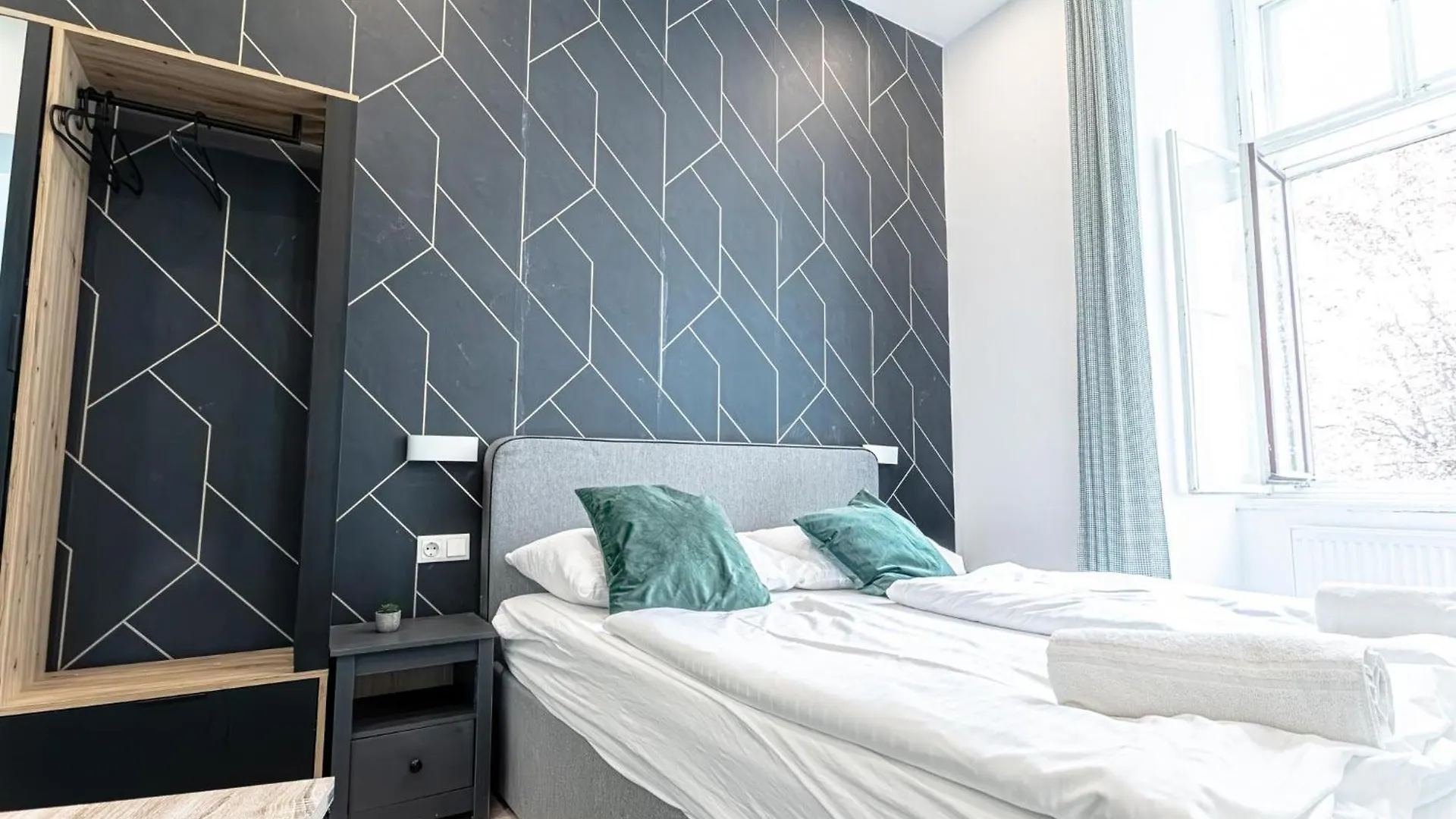 Shopping Paradise 9Br Complex Ideal For 22 People Bécs 0*,