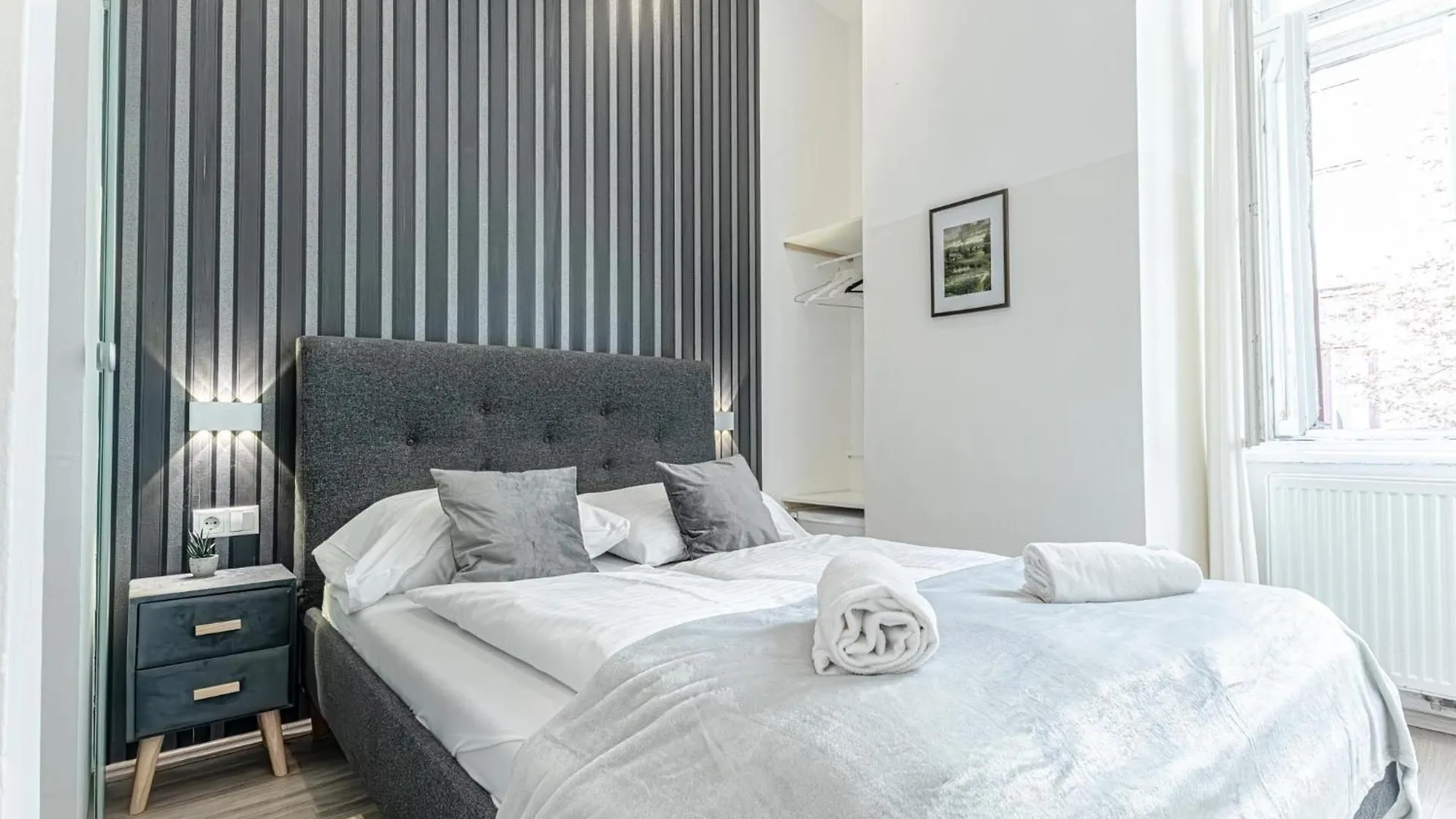Apartman Shopping Paradise 9Br Complex Ideal For 22 People Bécs