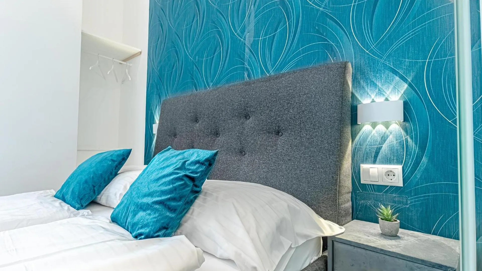 Apartment Shopping Paradise 9Br Complex Ideal For 22 People Vienna