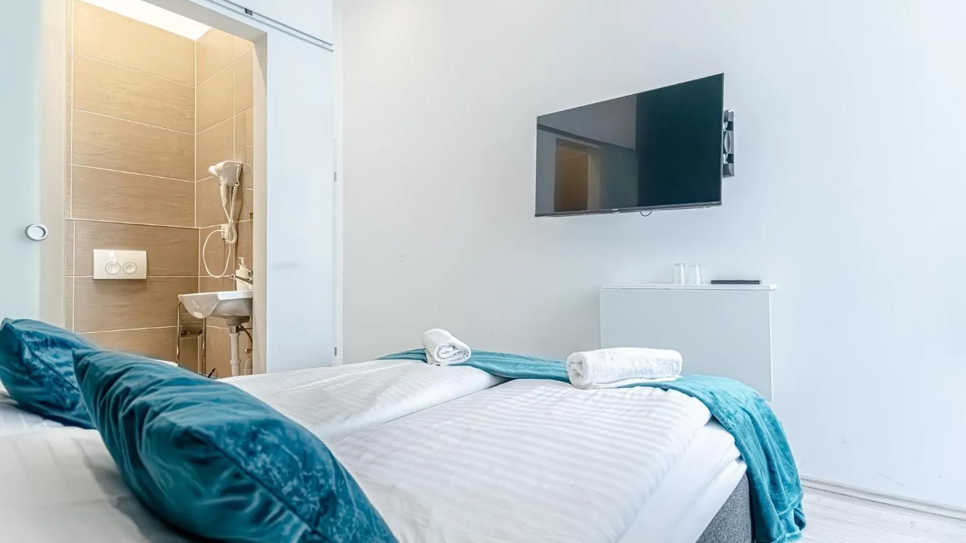 Apartment Shopping Paradise 9Br Complex Ideal For 22 People Vienna Austria