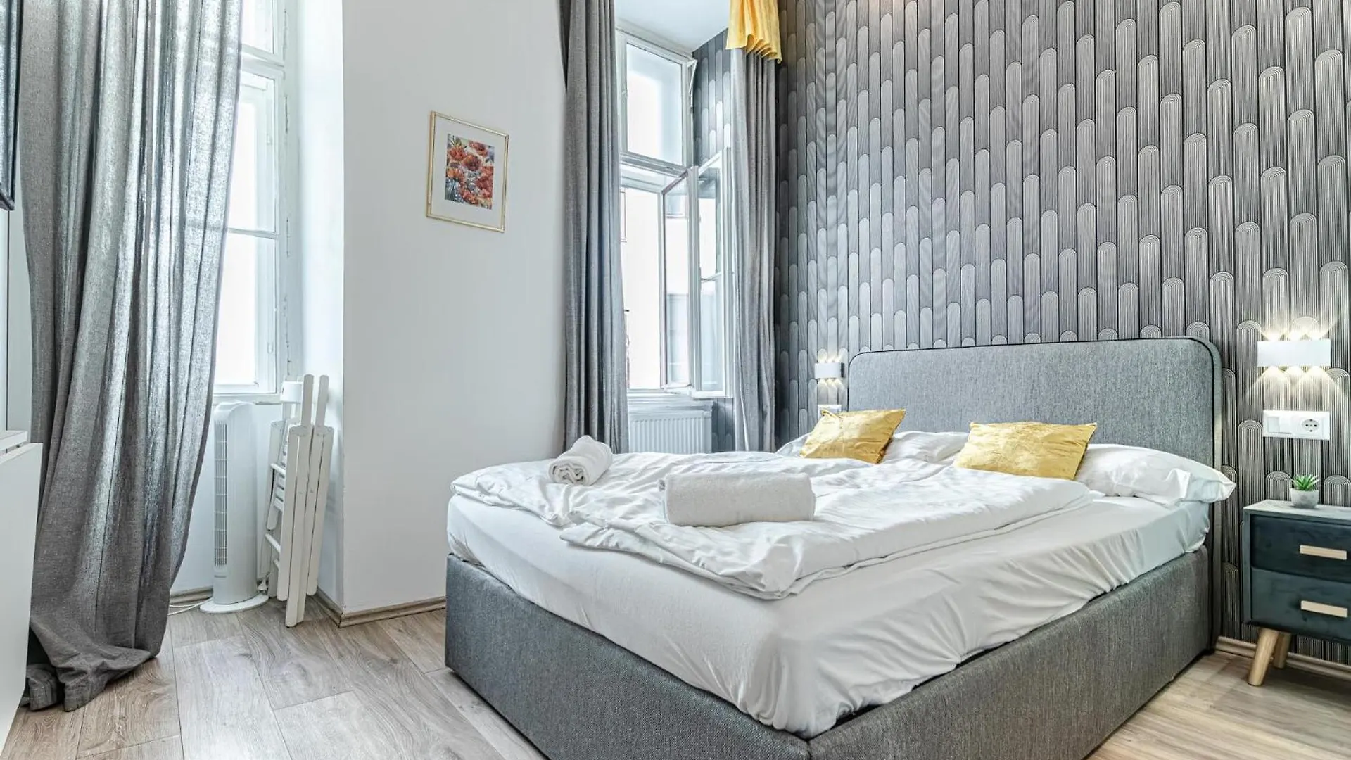 Apartman Shopping Paradise 9Br Complex Ideal For 22 People Bécs
