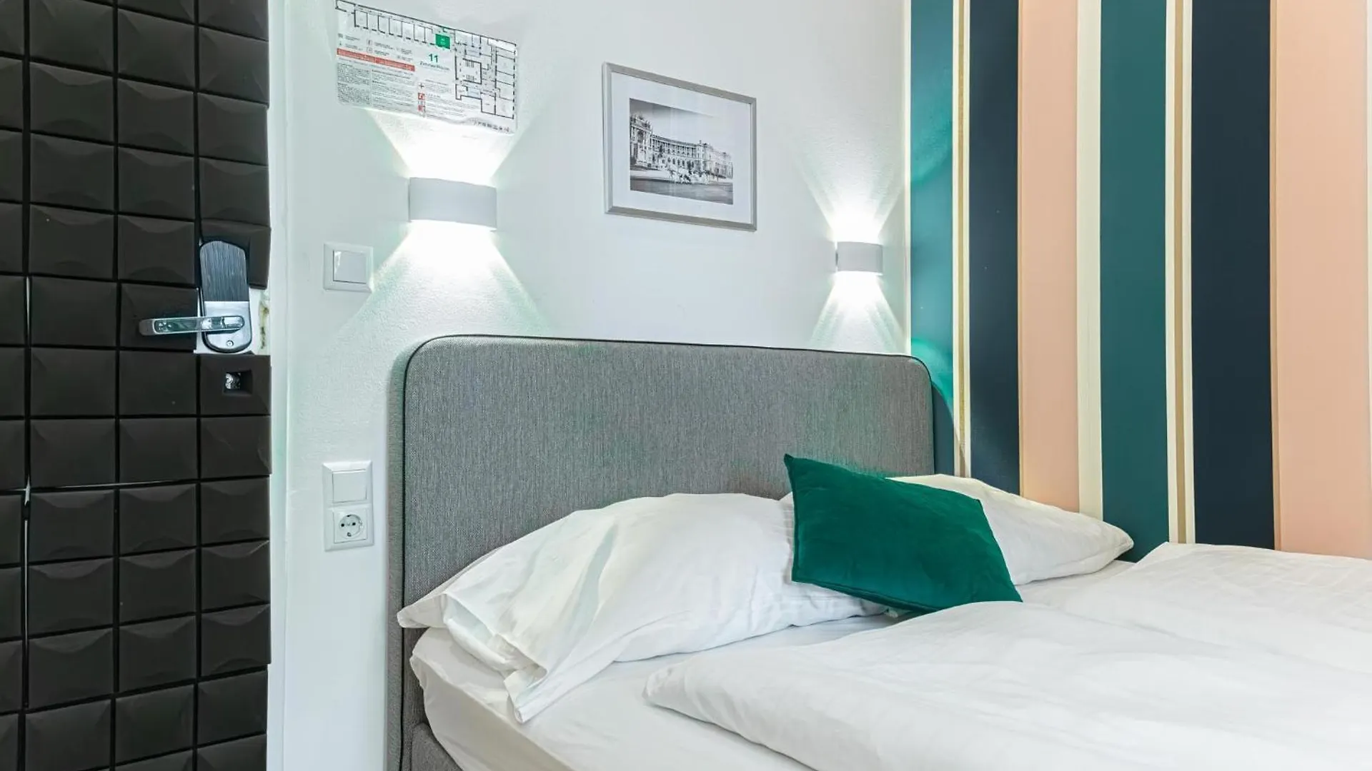 Shopping Paradise 9Br Complex Ideal For 22 People Vienna 0*,