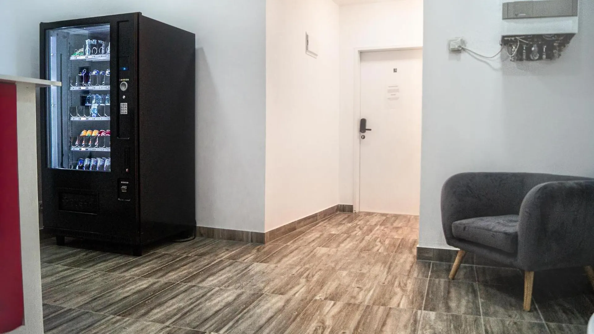 Apartment Shopping Paradise 9Br Complex Ideal For 22 People Vienna