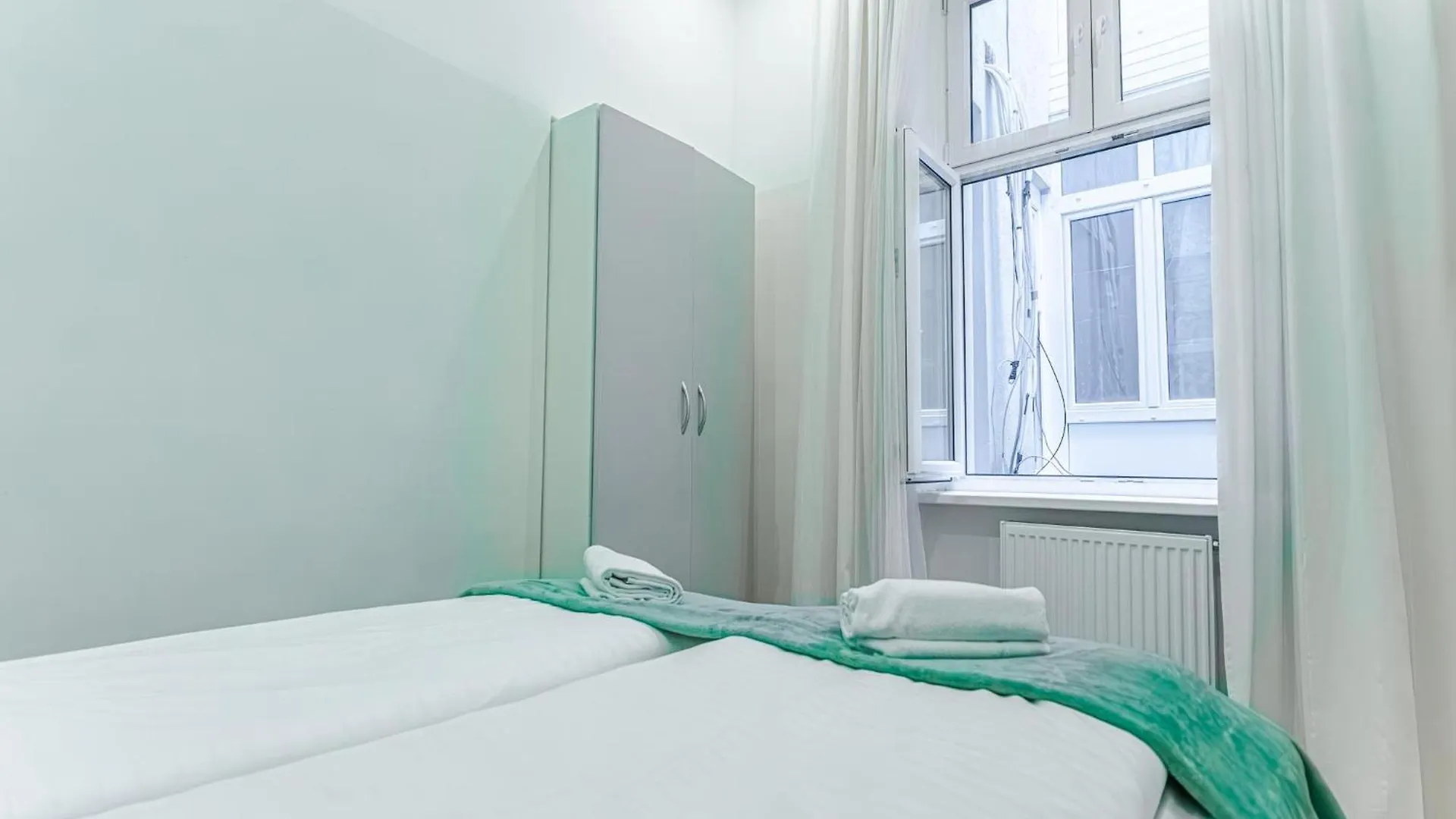 Shopping Paradise 9Br Complex Ideal For 22 People Vienna